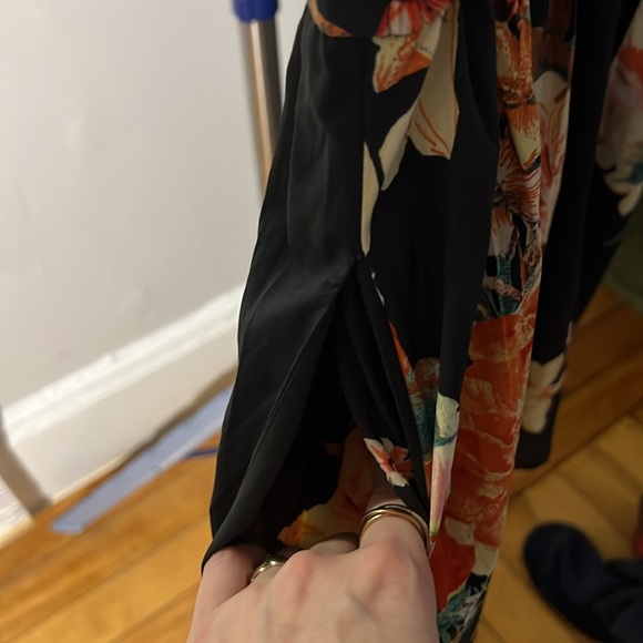 Band of Gypsies floral dress with pockets - Picture 3 of 5